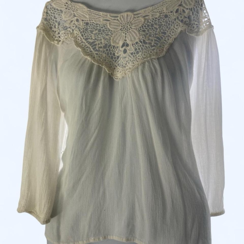 Forever 21 white lace long sleeve top Size M